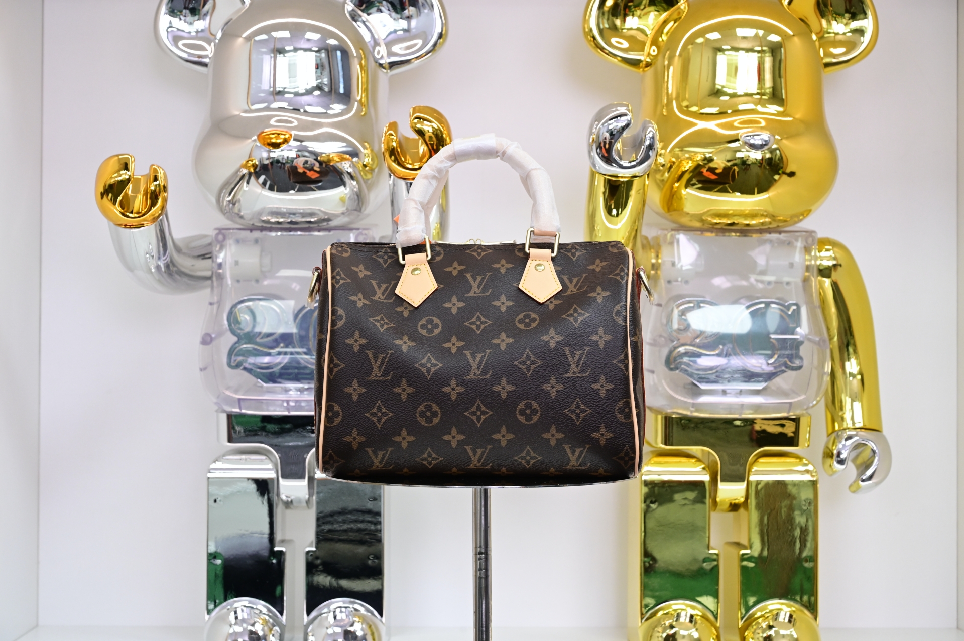 Louis Vuitton LV