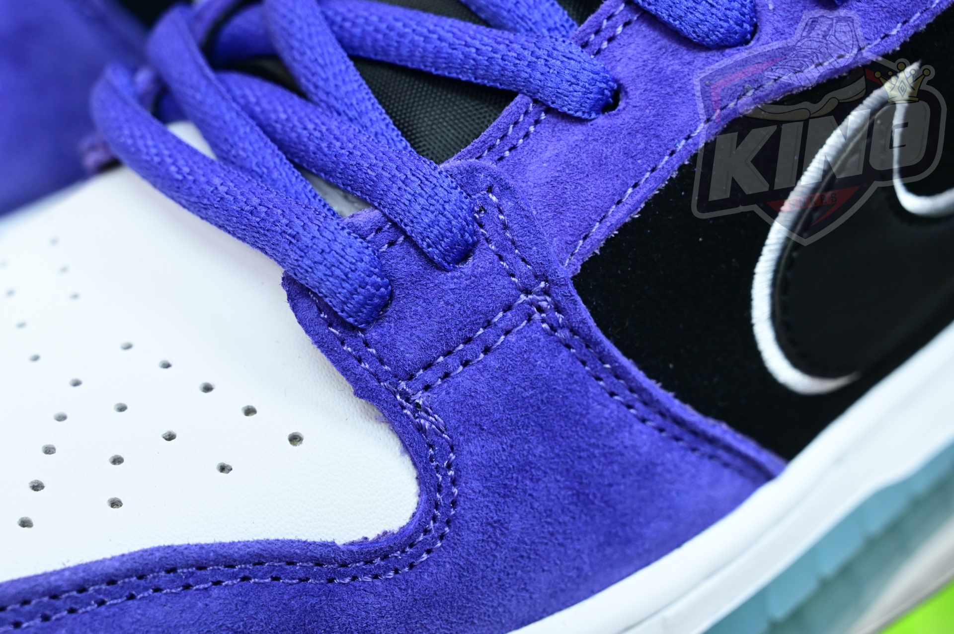 Hayley Wilson x Nike Dunk SB DUNK LOW PRO  HJ0513-500