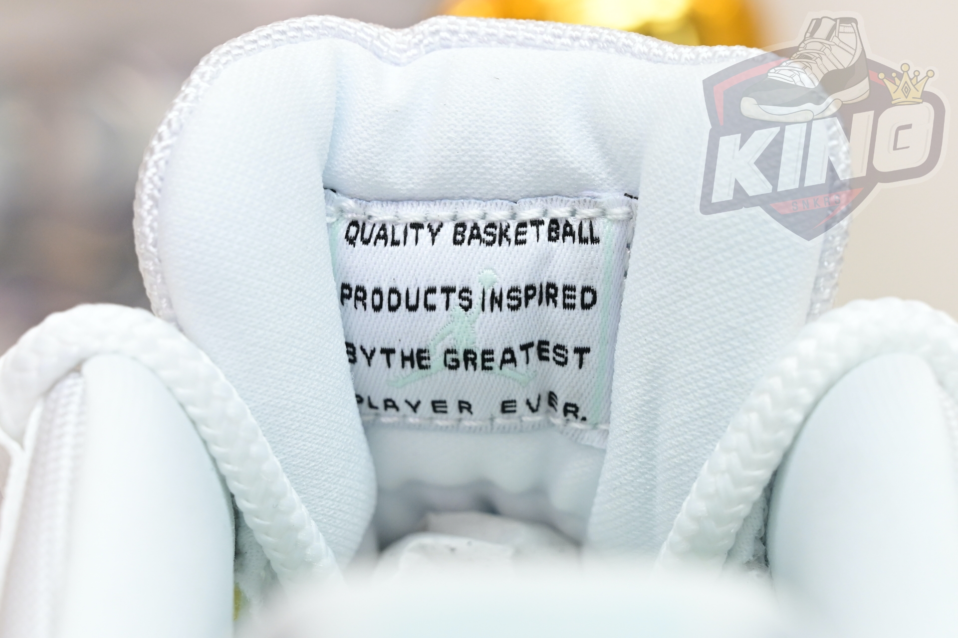 Air Jordan 11 LOW  AH7860-103