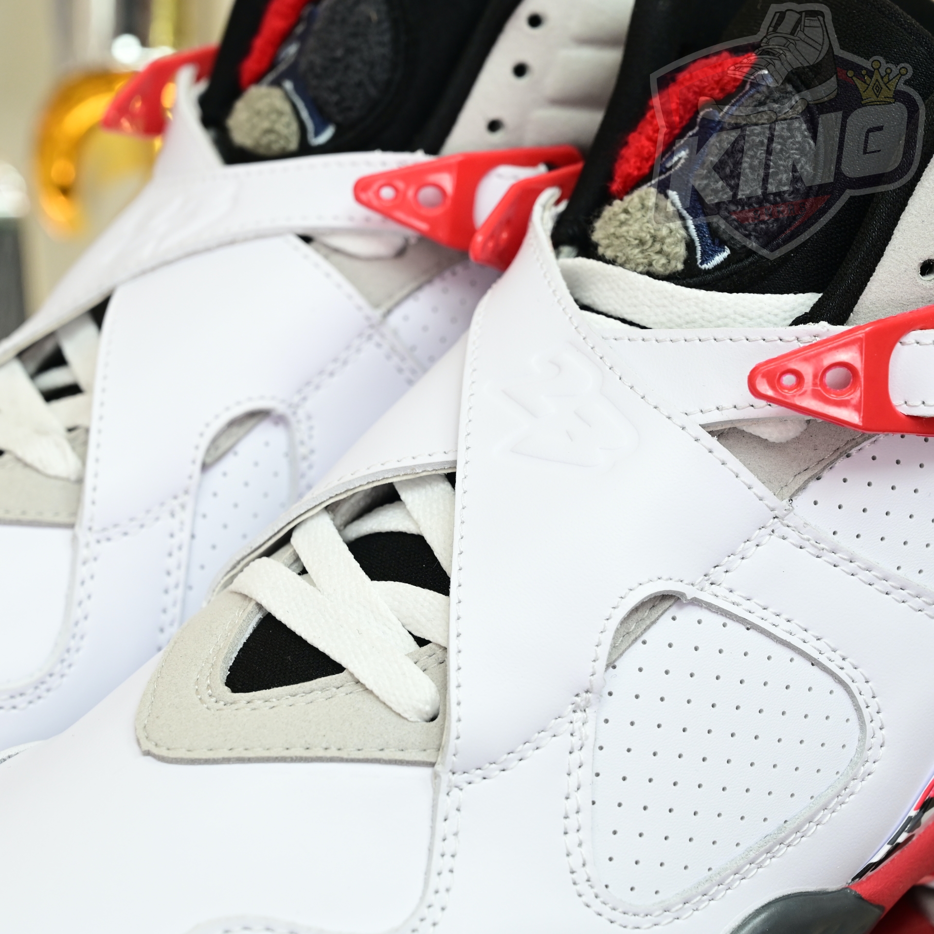 Air Jordan 8 Retro Bugs Bunny  305381-103