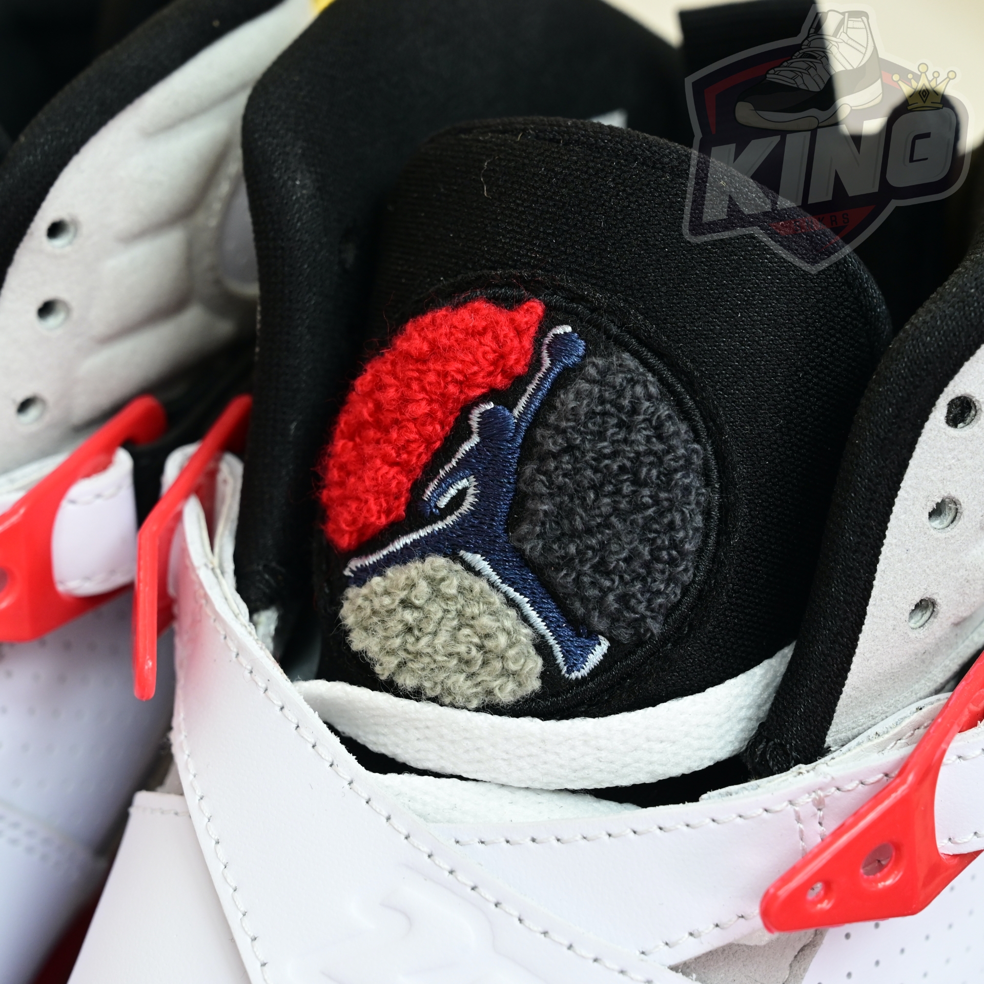 Air Jordan 8 Retro Bugs Bunny  305381-103