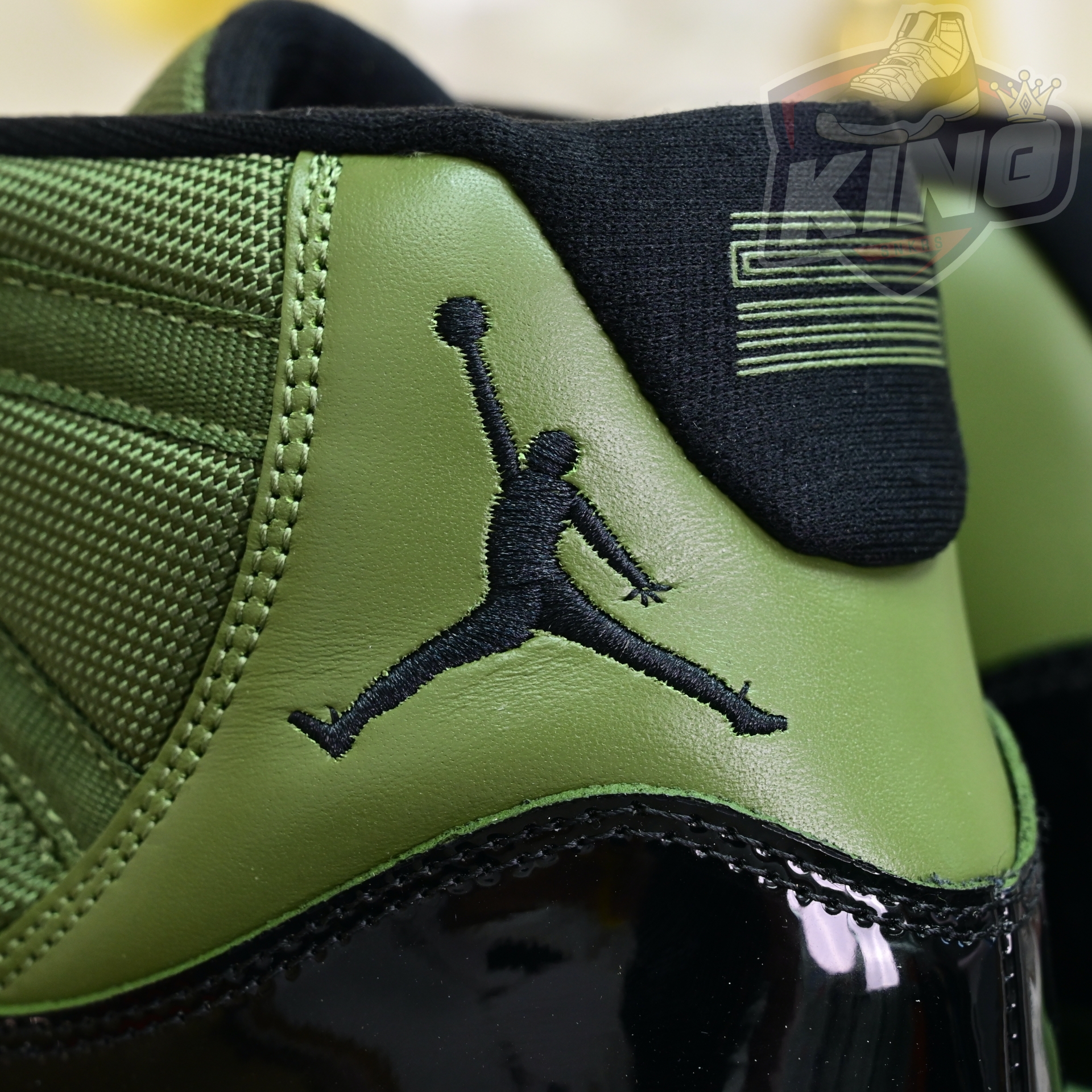 Air Jordan 11  RETRO CT8012-300