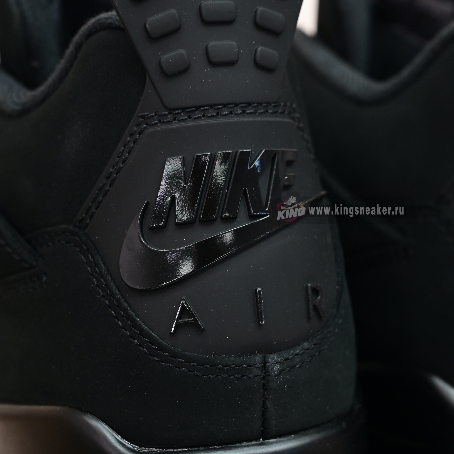 AIR JORDAN 4 RETRO 'BLACK CAT' 2025   FV5029-010