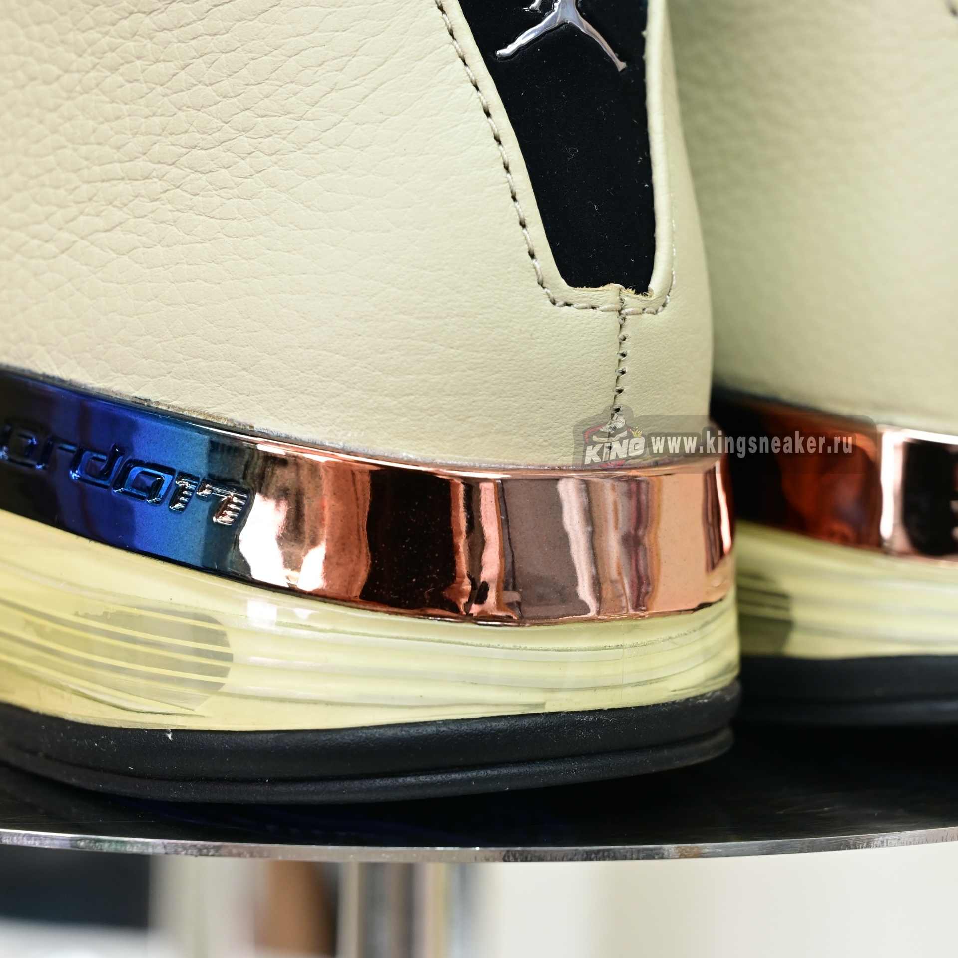 INFINITE ARCHIVES x  Air Jordan 17 Low  IH0177-200