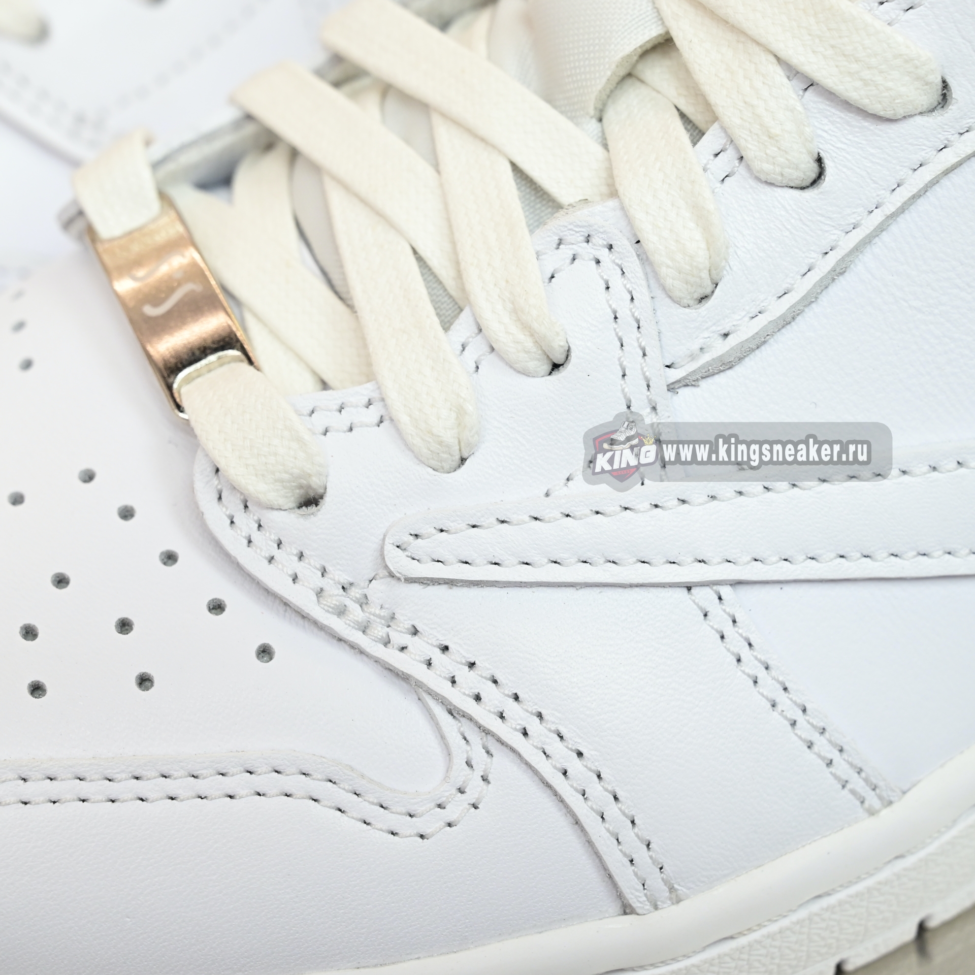 Travis Scott  x Air Jordan 1 TD1228-111