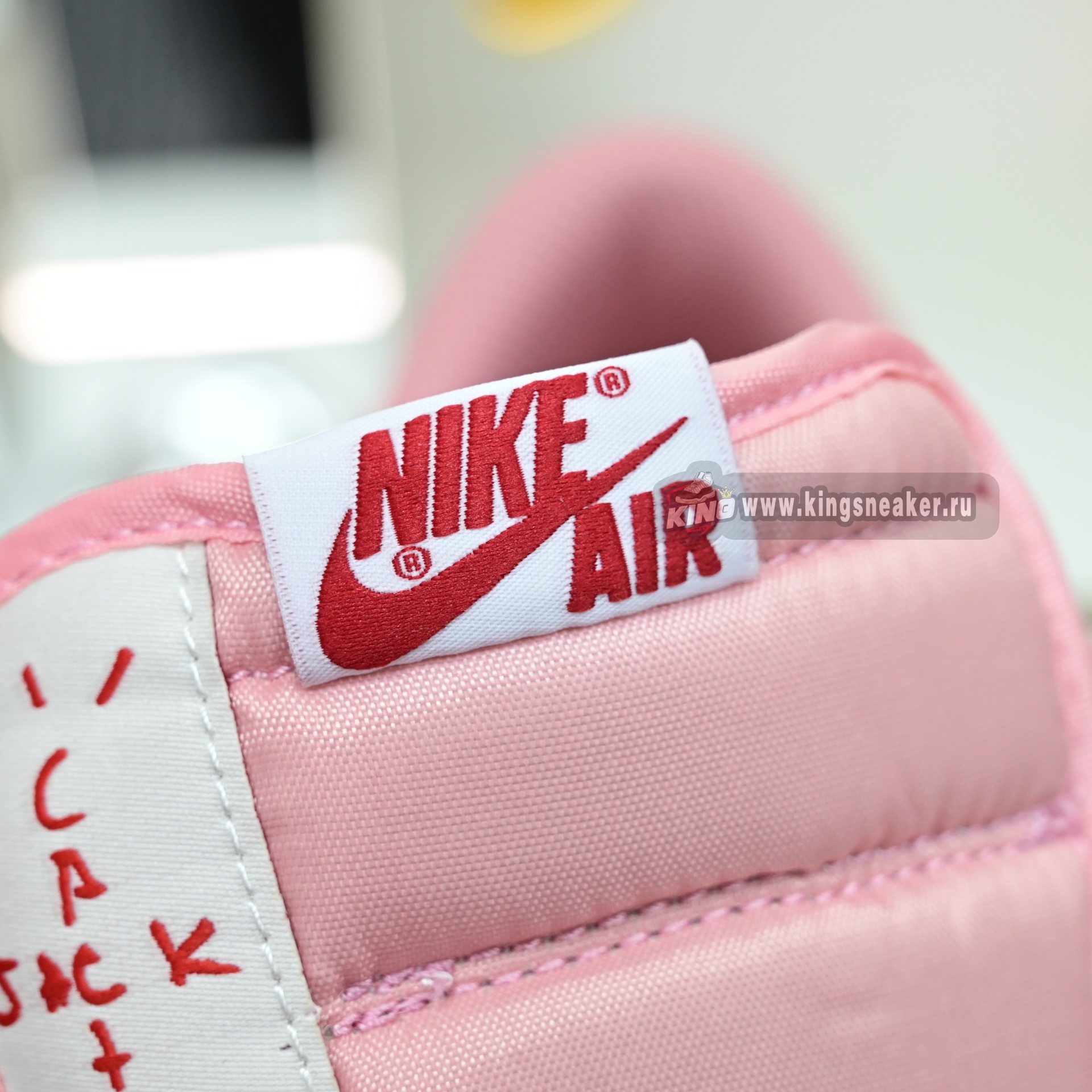 Travis Scott x Air Jordan 1  Low DM7866-100