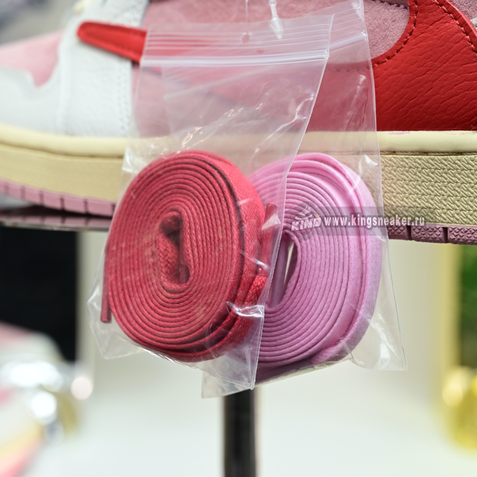 Travis Scott x Air Jordan 1  Low DM7866-100