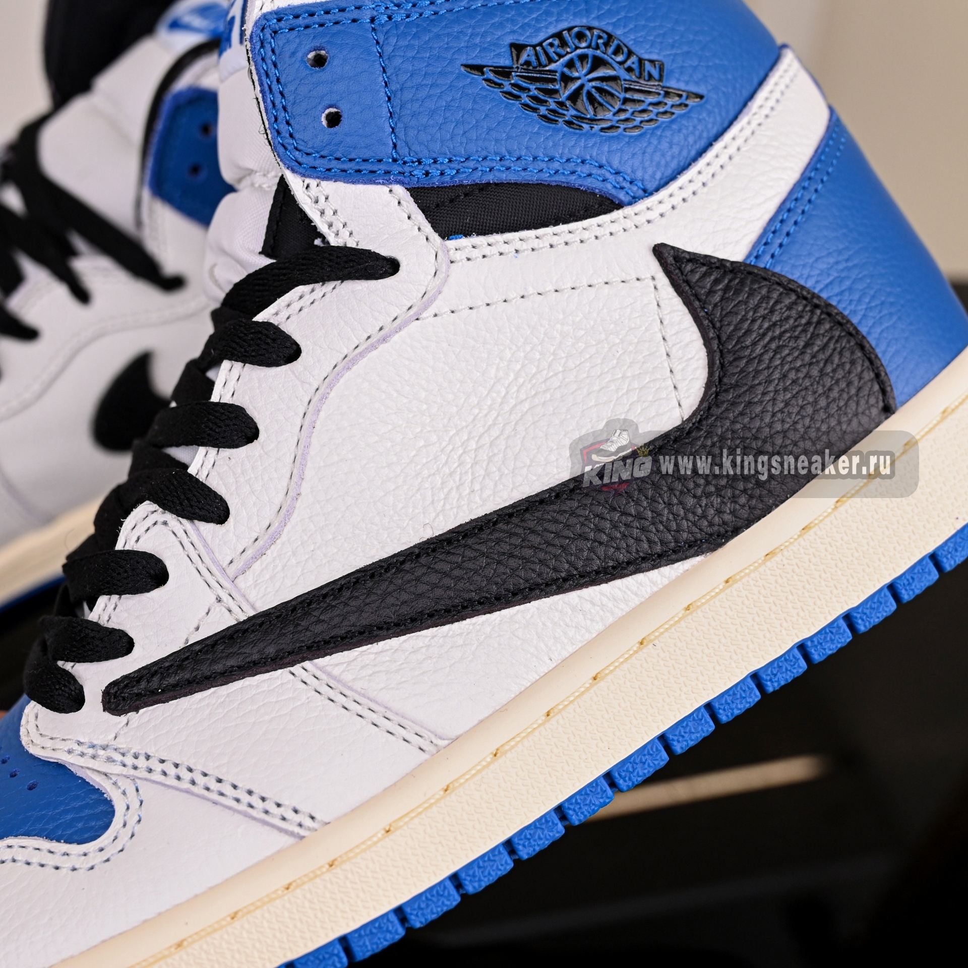 FRAGMENT DESIGN X TRAVIS SCOTT X AIR JORDAN 1 RETRO HIGH DH3277-105