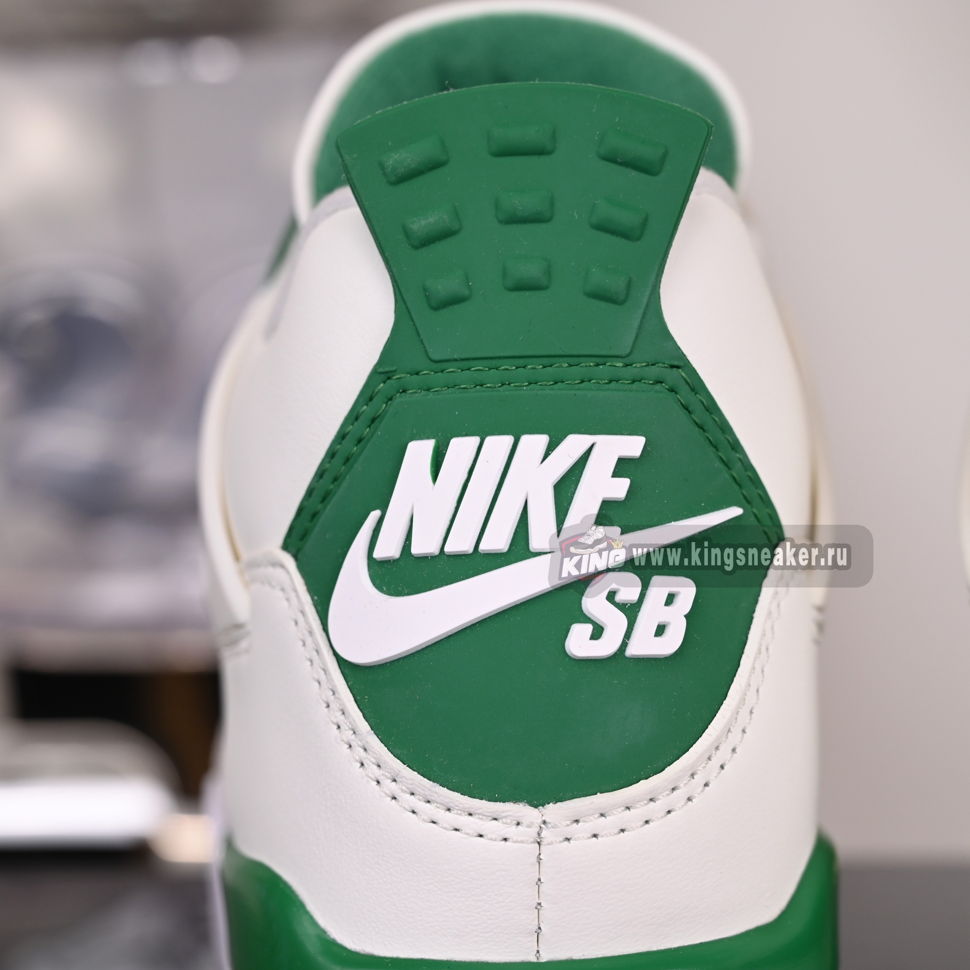 NIKE SB X AIR JORDAN 4 RETRO 'PINE GREEN' DR5415-103