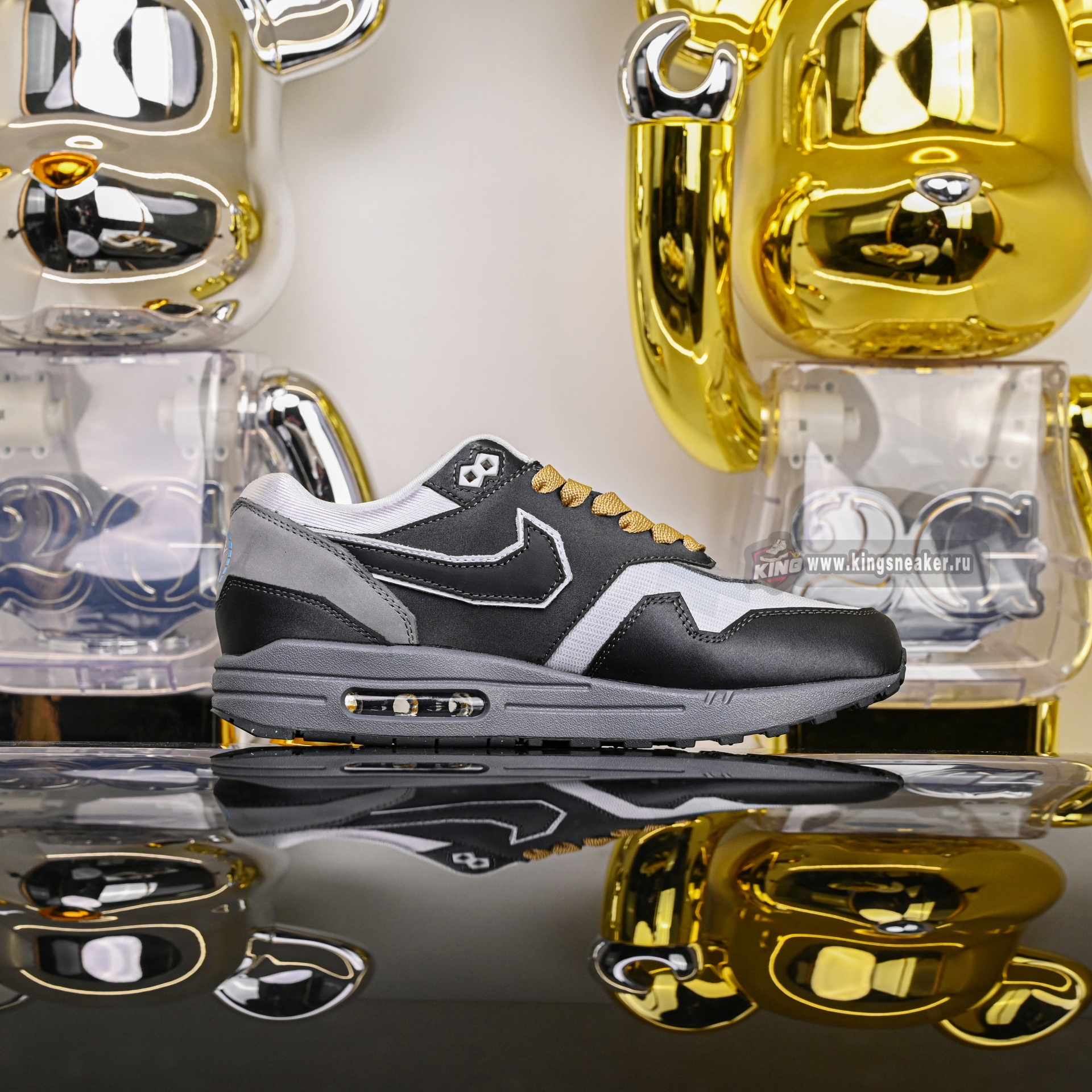 SWOOSH x Nike Air Max 1