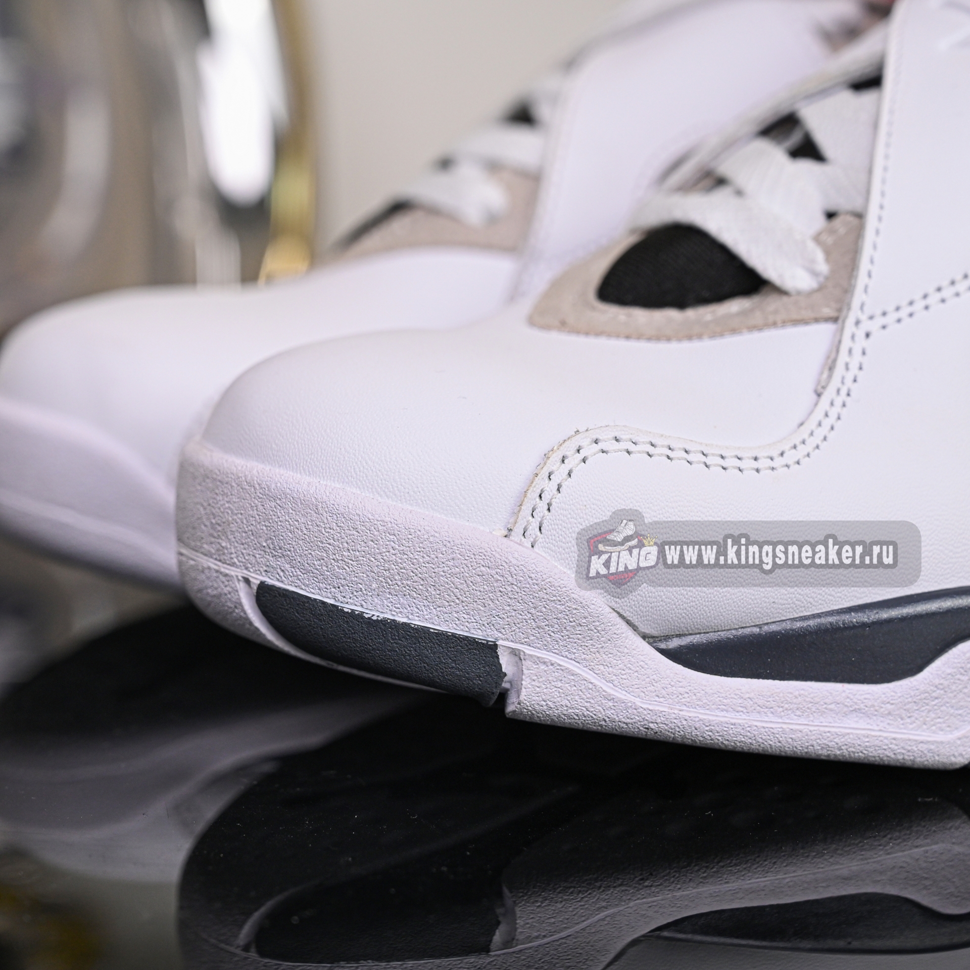 Air Jordan8“Bugs Bunny”2025   305381-100