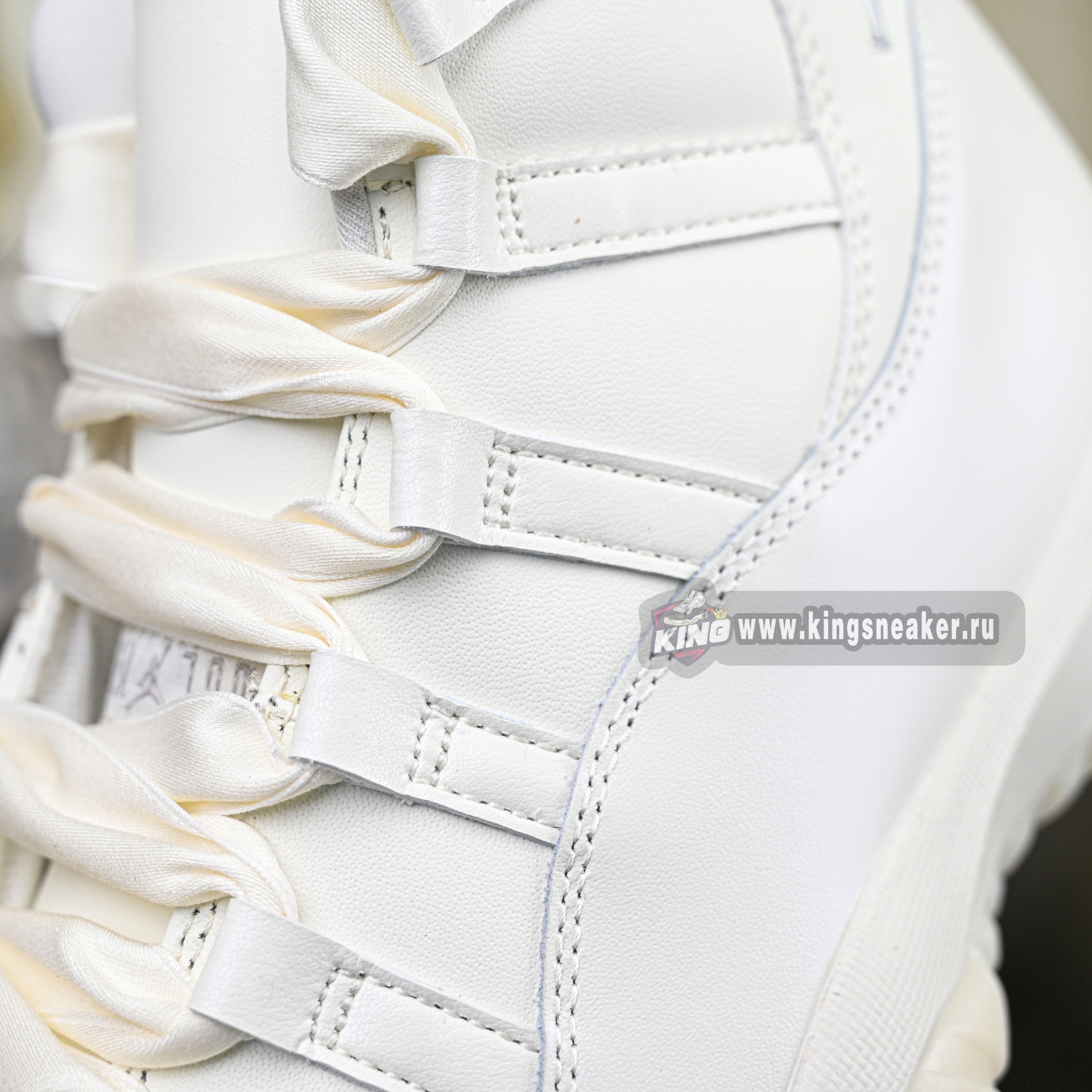 Air Jordan 11 RETRO“Pearl” AR0715-110