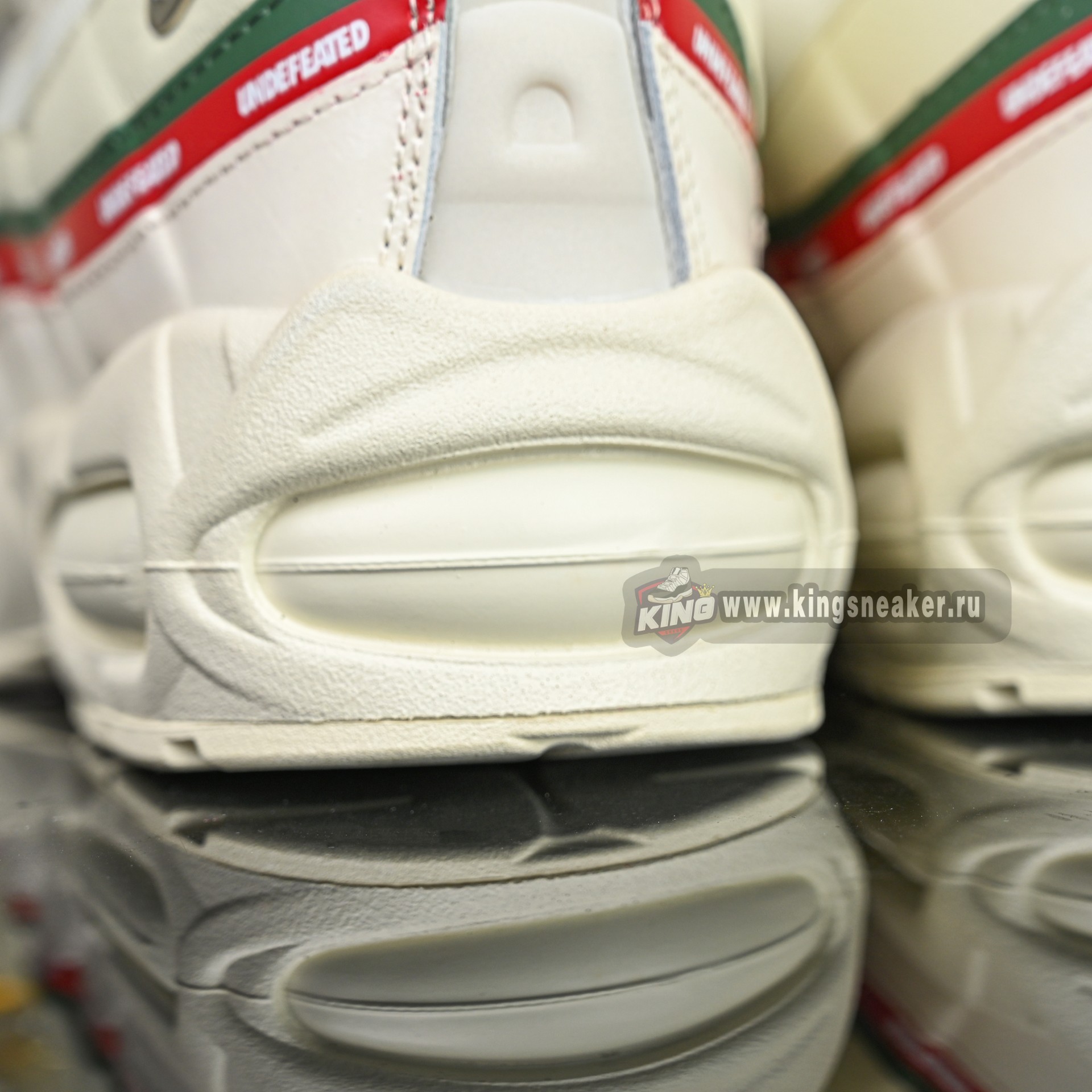 UNDEFEATED x Nike Air Max 95 OG Big Bubble   IB4453-100