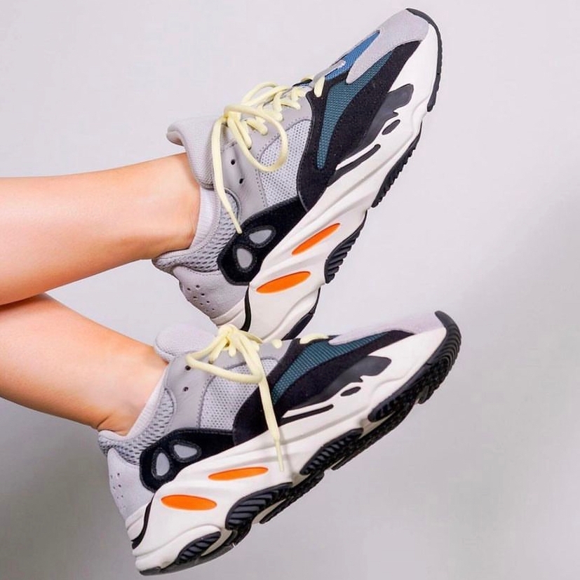 YEEZY 700