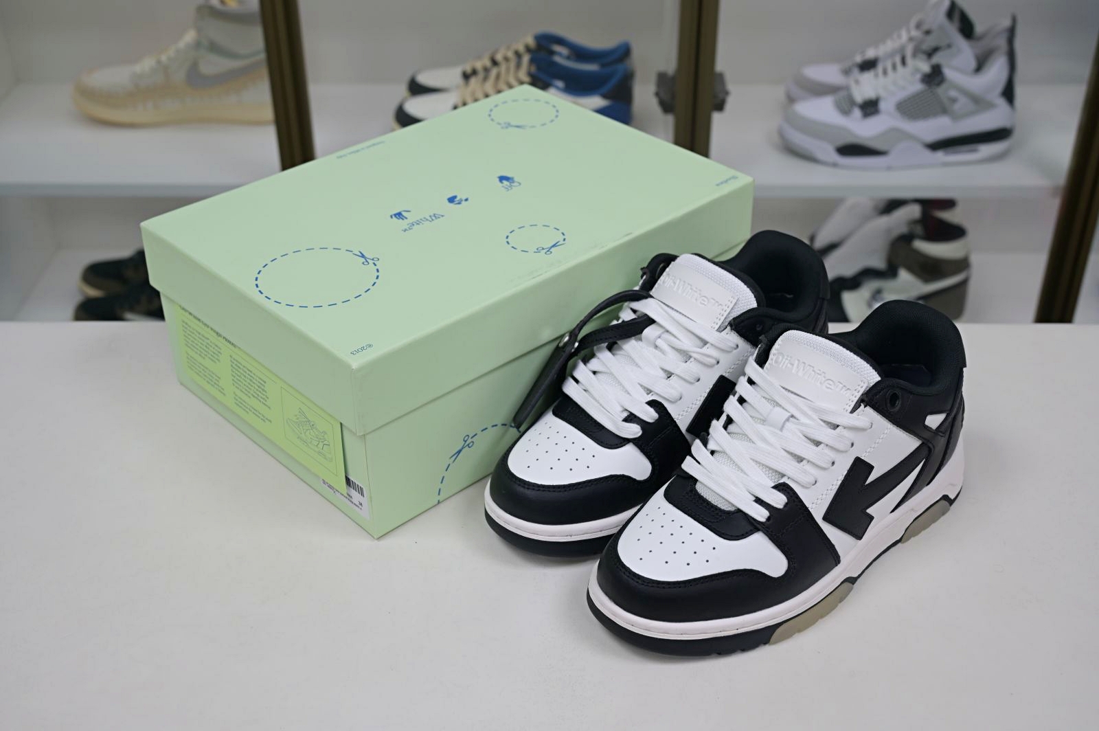 OFF-WHITE Ous Of Office