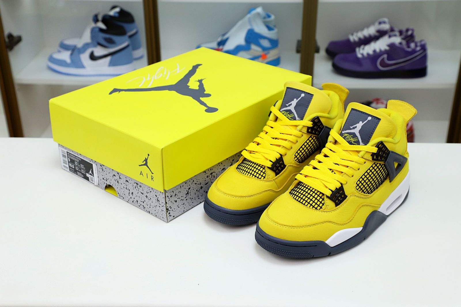 AIR JORDAN AIR JORDAN 4 RETRO 'LIGHTNING' 2021