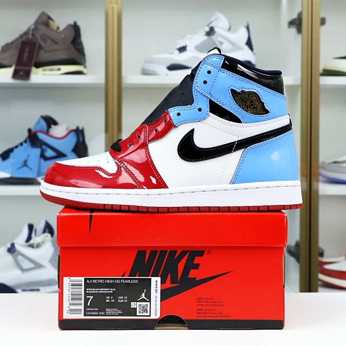 AIR JORDAN 1 RETRO HIGH OG 'FEARLESS'