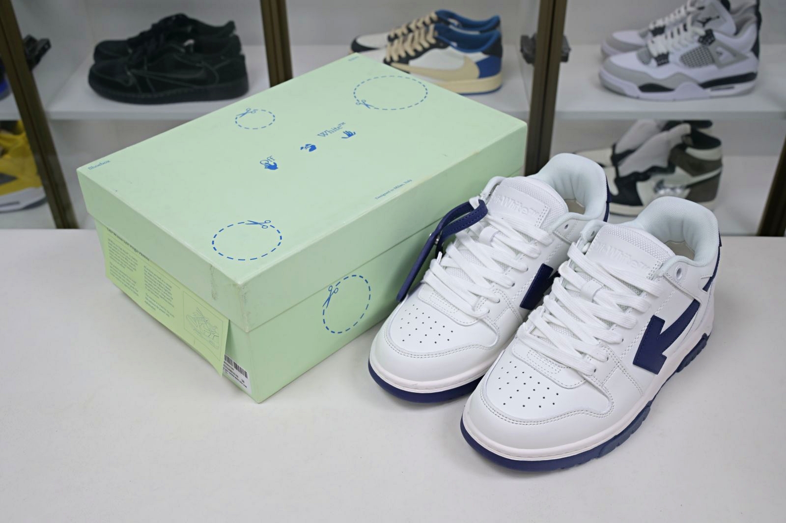 OFF-WHITE Ous Of Office