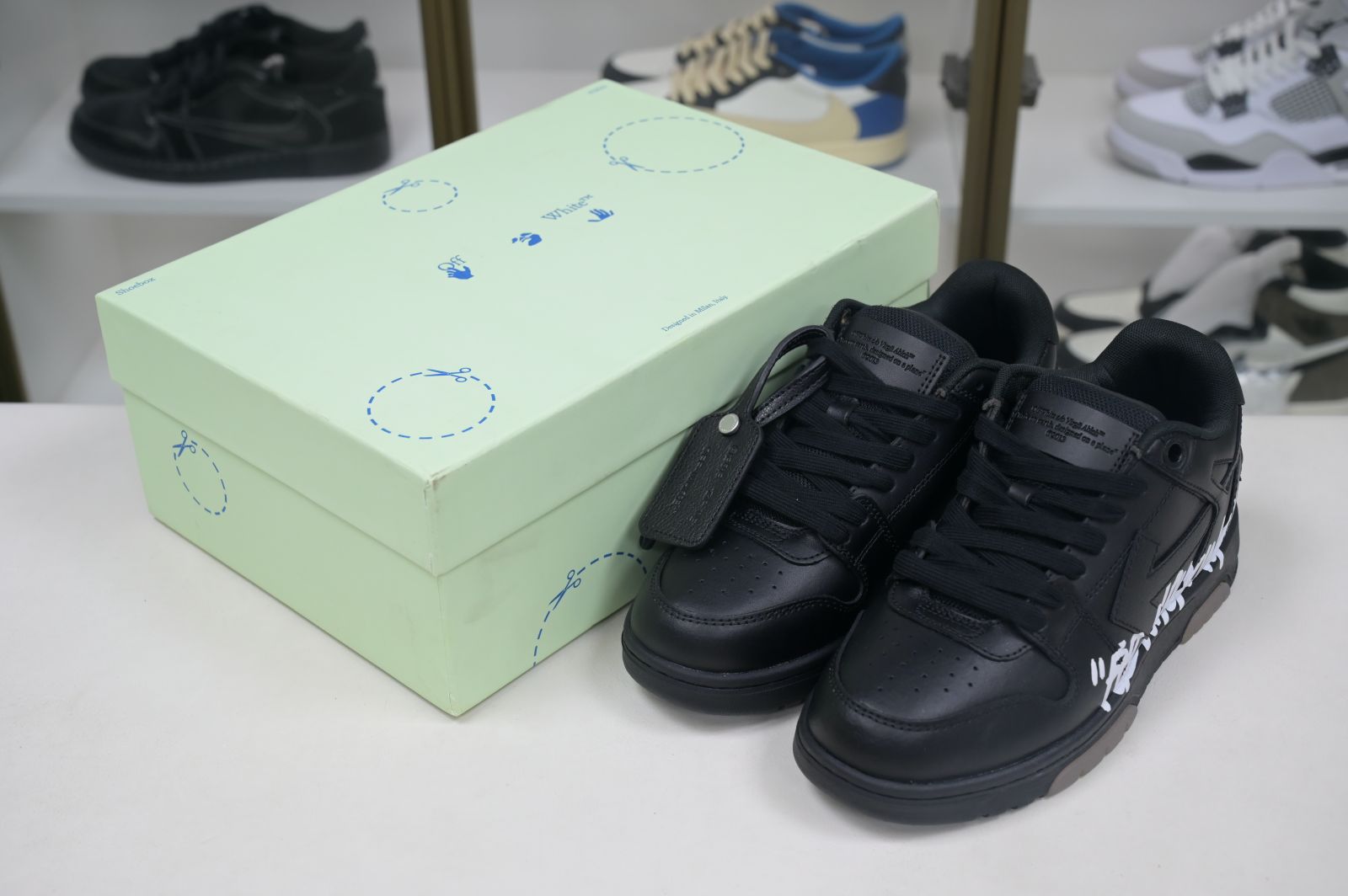 OFF-WHITE Ous Of Office