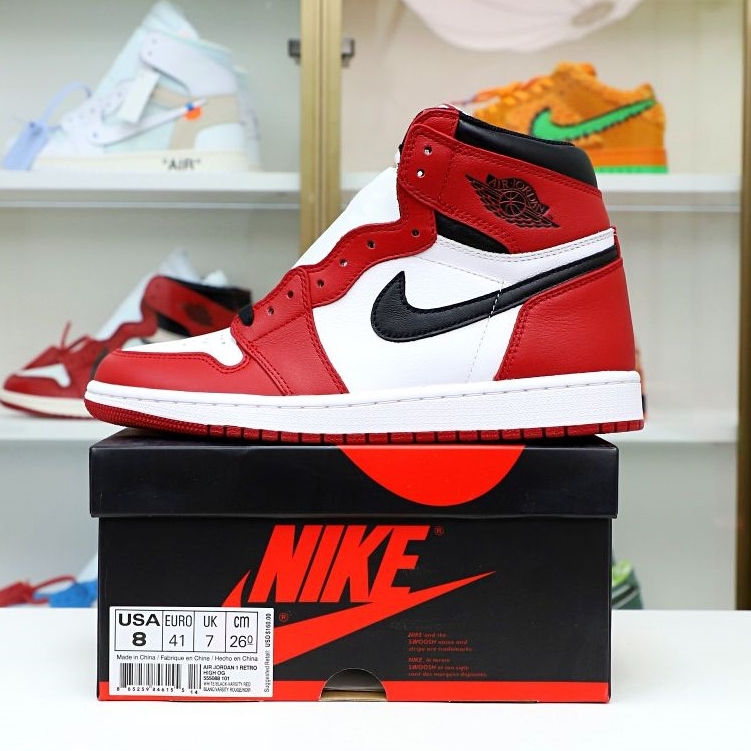 AIR JORDAN 1 RETRO HIGH OG 'CHICAGO' 2015