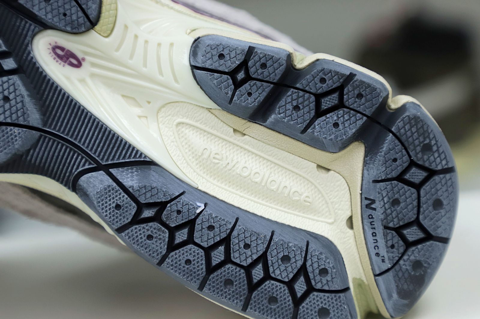 New Balance NB 2002R 