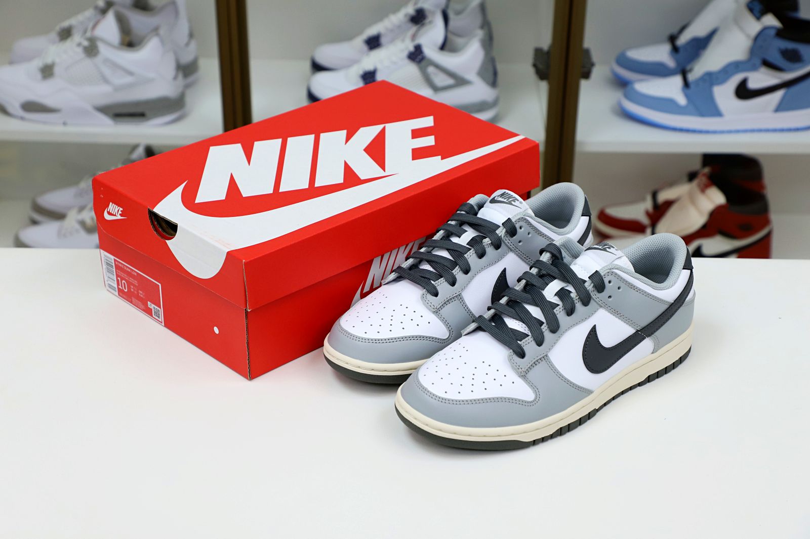 Nike Dunk Low  Light Smoke Grey