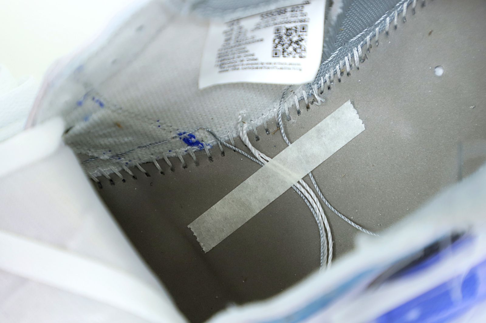 AIR JORDAN 1 RETRO HIGH OG 'HYPER ROYAL'