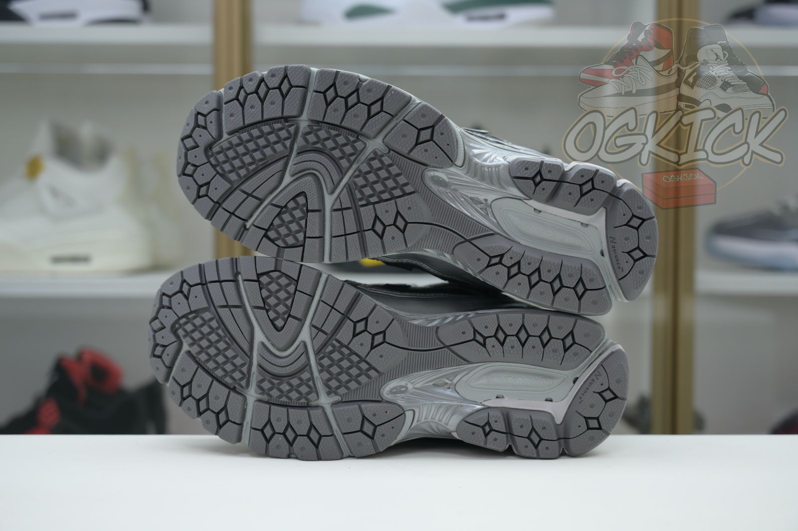 New Balance NB 1906R Y2K