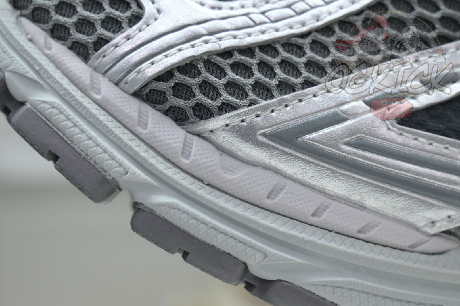 New Balance NB 1906R Y2K