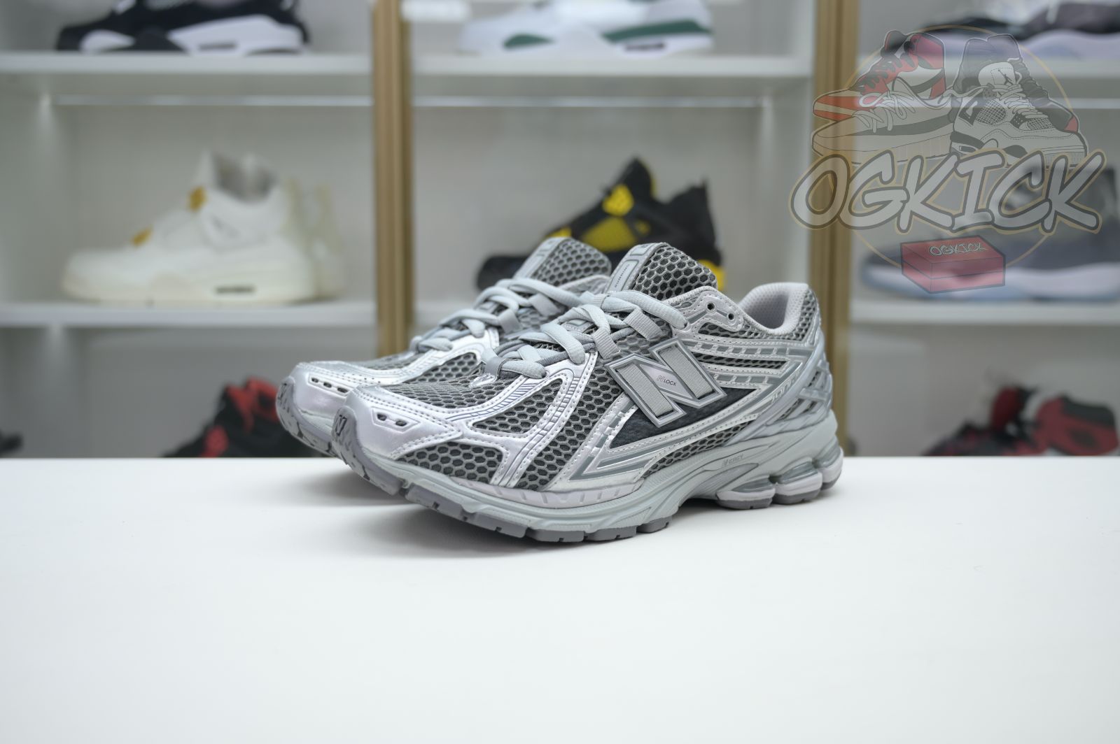 New Balance NB 1906R Y2K