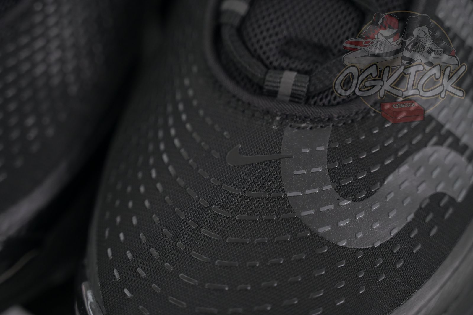 Supreme x Nike Air Max Dn