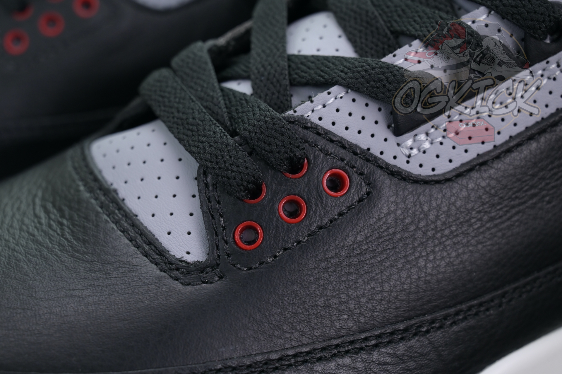 Air Jordan 3“Black Cement Reimagined”