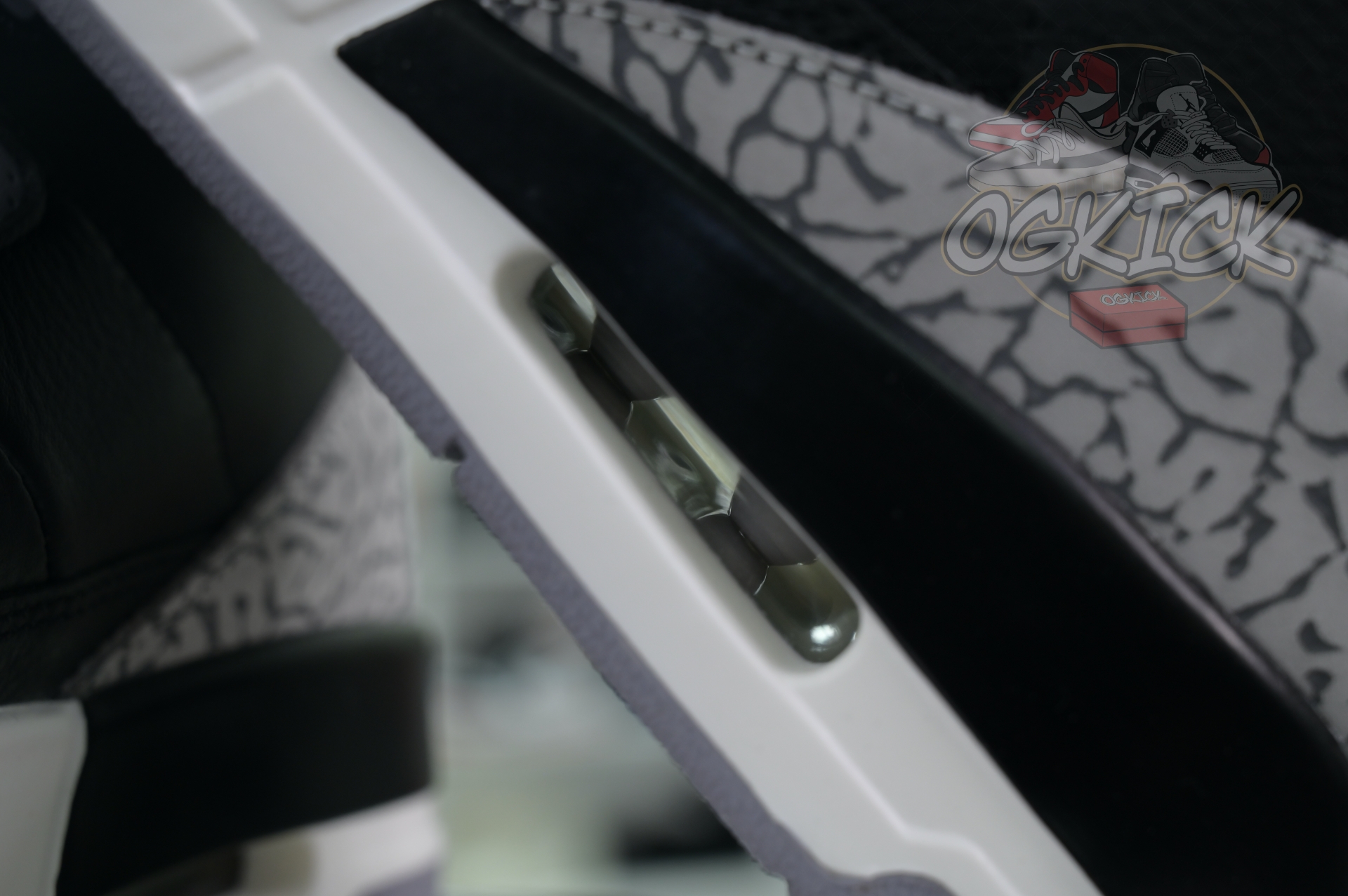 Air Jordan 3“Black Cement Reimagined”