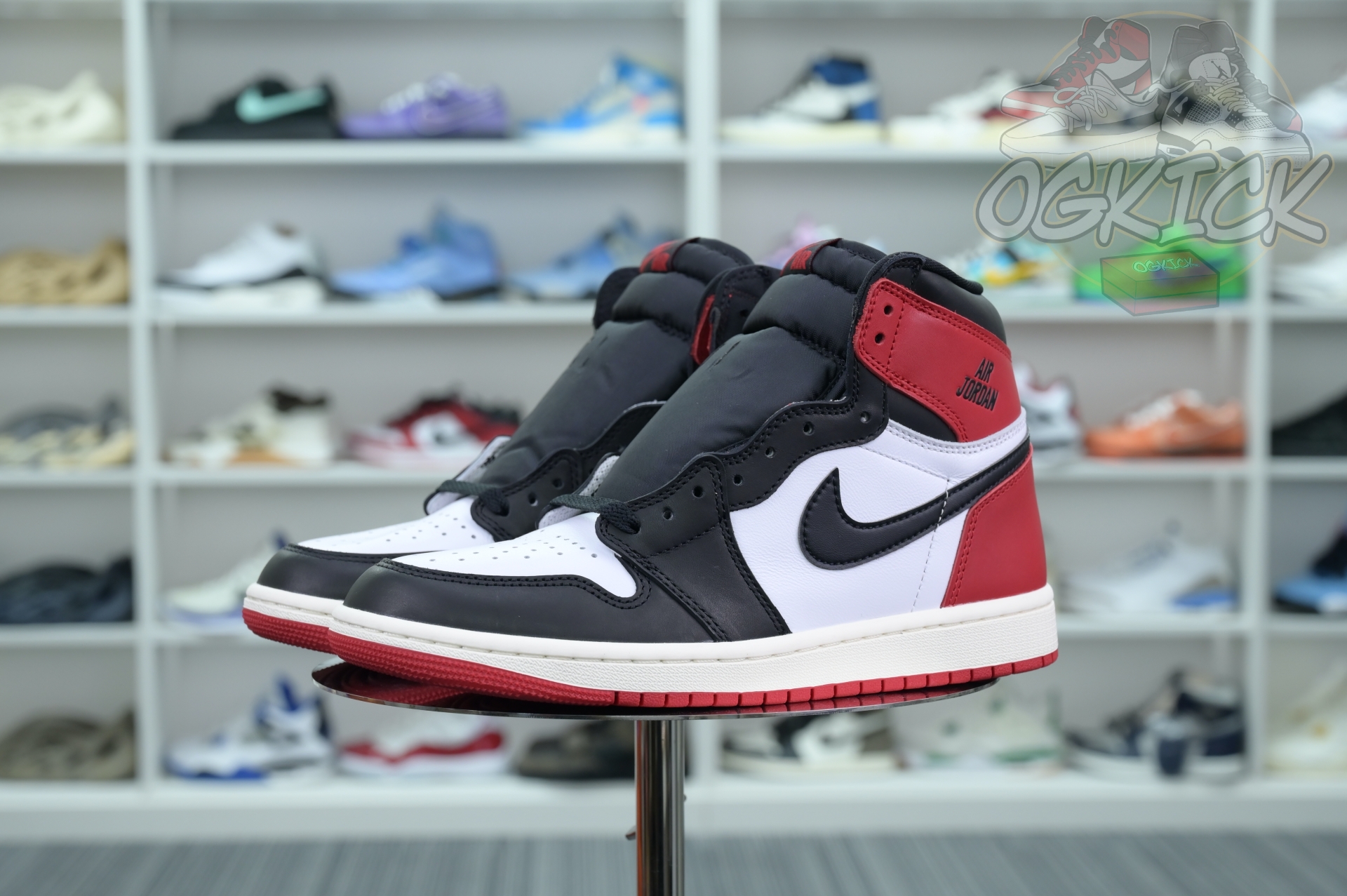 Jordan Air Jordan 1High OG“Black Toe Reimagined”