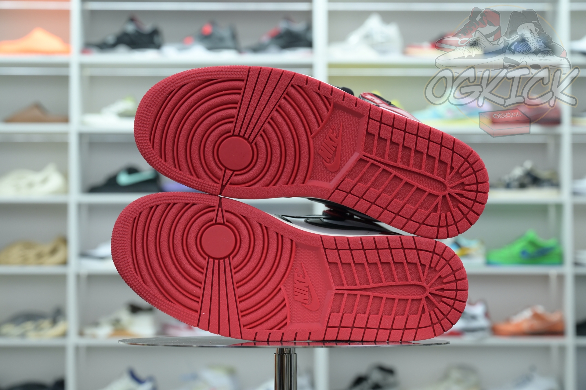 Jordan Air Jordan 1High OG“Black Toe Reimagined”