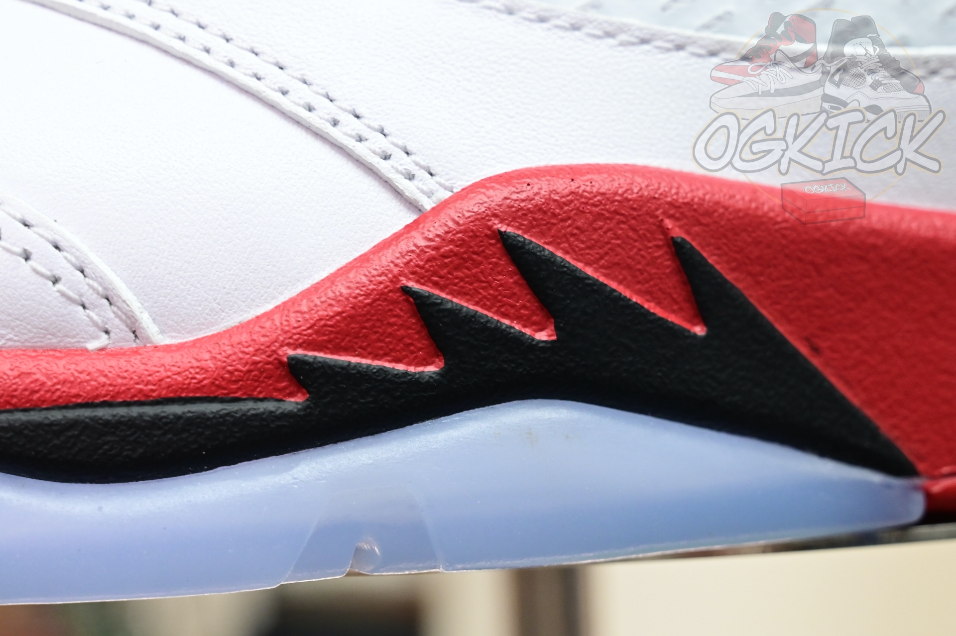 Air Jordan 5 Fire Red“Black Tongue”  HQ7978-101